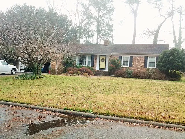 1601 Hopkins Dr — Photo 1