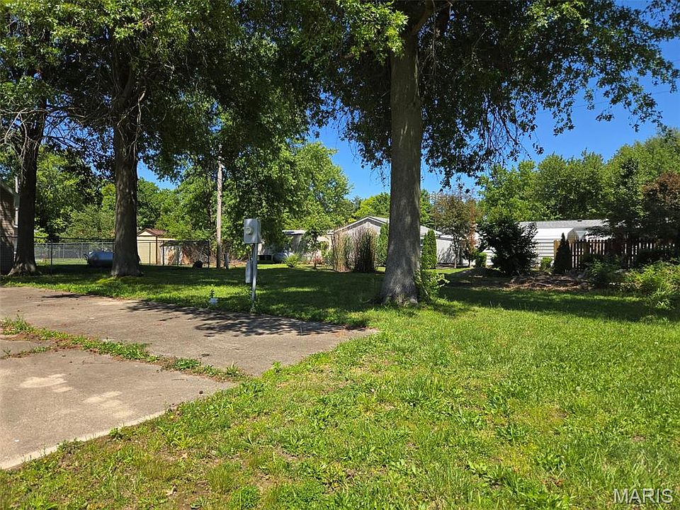 1st image of 15914 Menzel Manor Dr