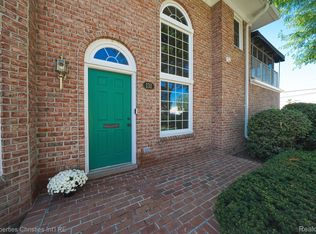 131 Windwood Pointe, Saint Clair Shores, MI 48080
