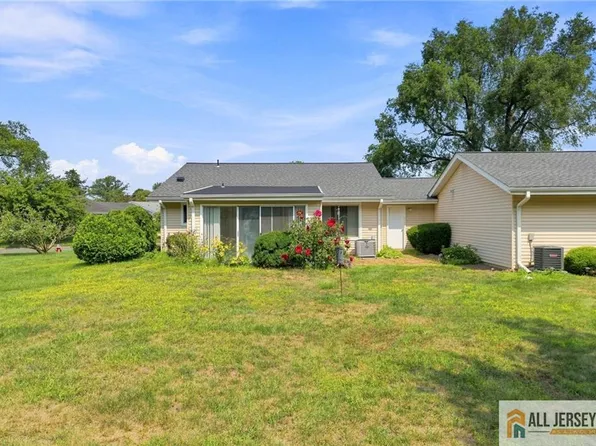 287 Oradell Dr, Monroe Township, NJ 08831