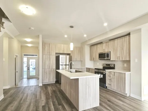 72 Richelieu St, Russell, ON K0A 1W1