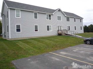 10 Newcomb Ln APT A, Levant, ME 04456