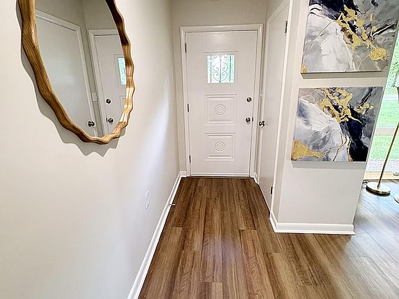 3rd image of 1300 Trevilian Way