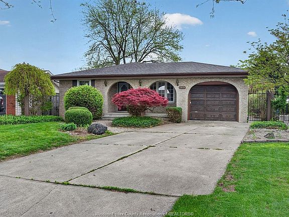 2nd image of 10626 Keating Cres
