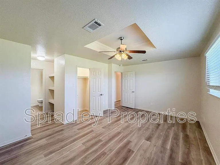 142 Lacey Lou Ln — Photo 8