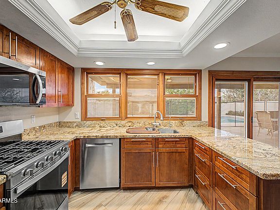 5th image of 2428 E Cairo Drive