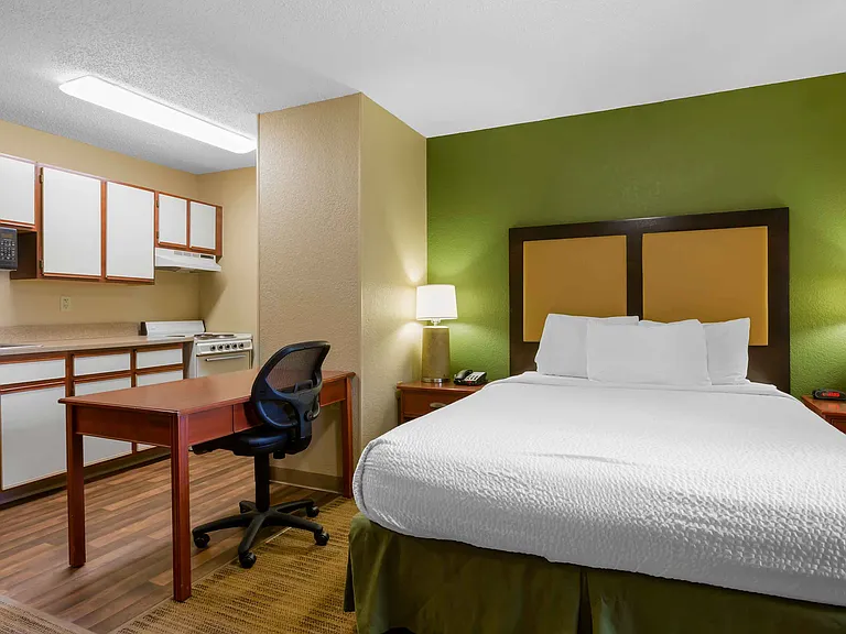 Studio Suite - 1 Queen Bed