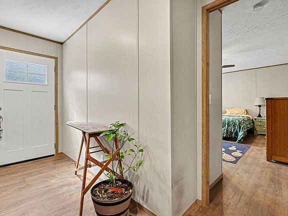 3rd image of 7650 Mountain Rd