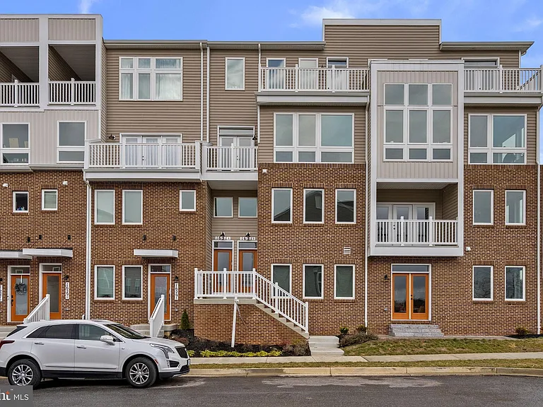 1631 Blacksmith Way #214-B — Photo 1