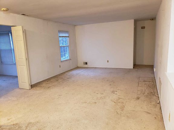 4th image of 720 Zlotkin Cir APT 7