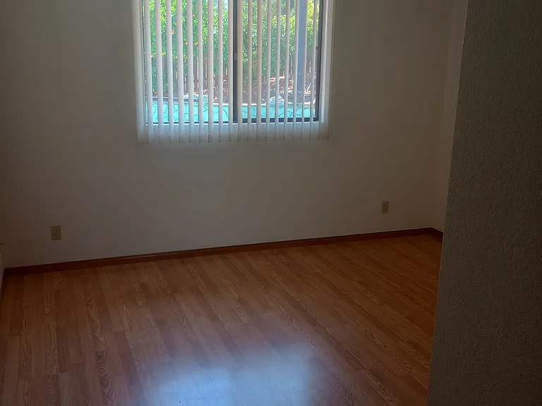 2150 N Nutmeg St — Photo 9