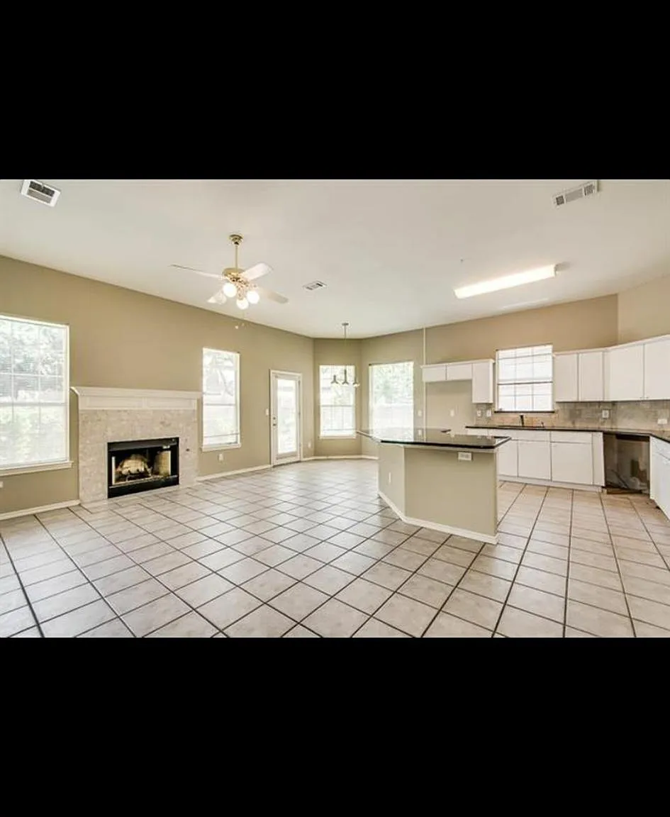 18040 Windflower Way — Photo 3
