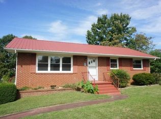 101 King Arthur Ln, Greeneville, TN 37745