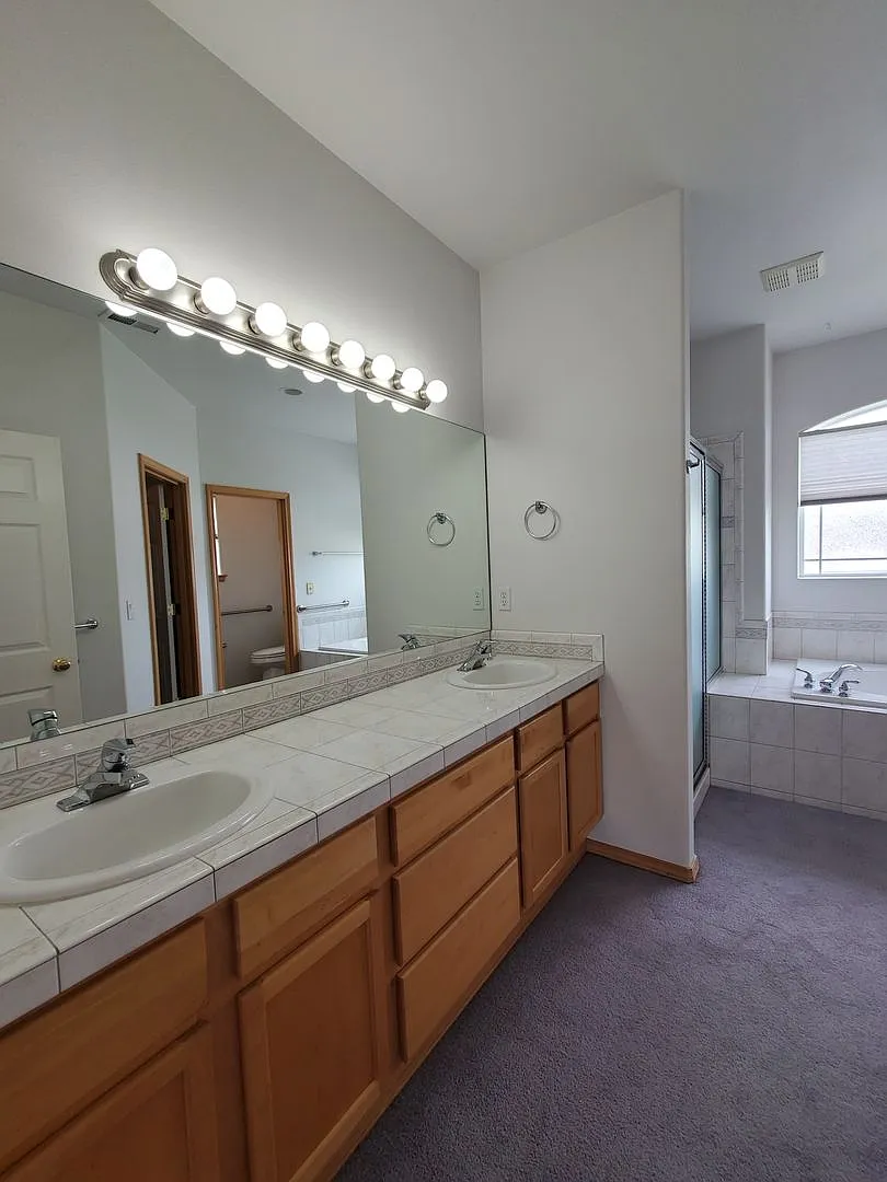 Beautiful South Richland 3-Bedroom Rambler with Open Floor Plan & Spacious Primary Suite! — Photo 1