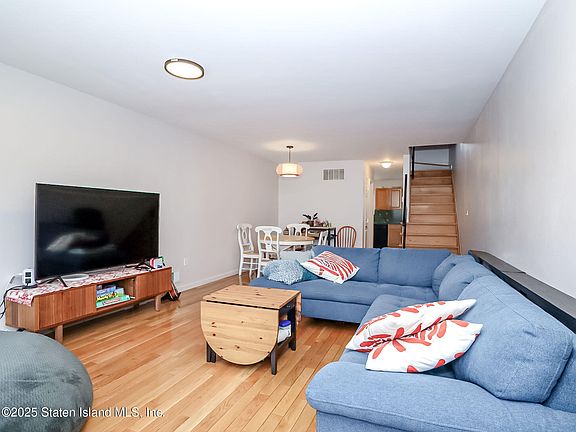 4th image of 72 Lyceum Ct