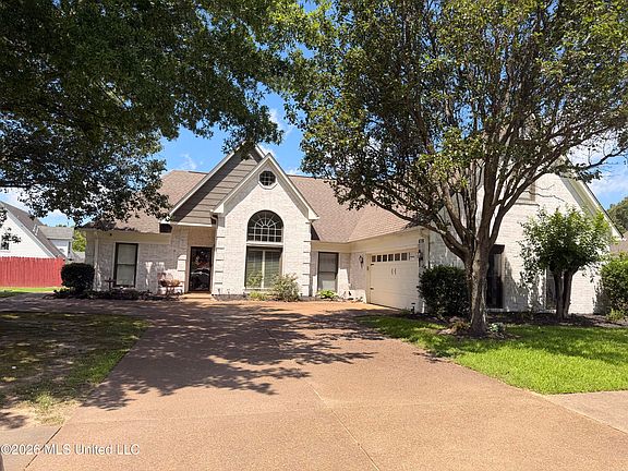 2nd image of 6191 Berkshire Cir
