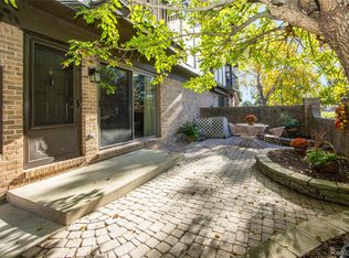 224 Country Club Dr #9, Saint Clair Shores, MI 48082