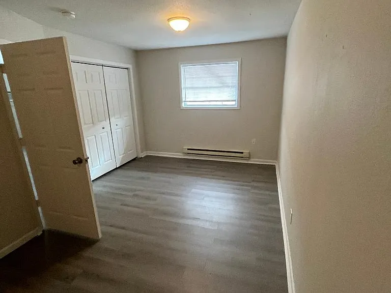 307 Decker St — Photo 7