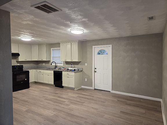 2nd image of 2811 Hollister Ave