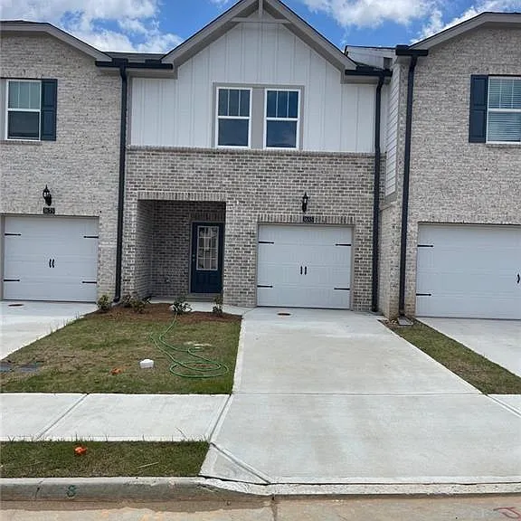 4074 Holland Grove Rd — Photo 1