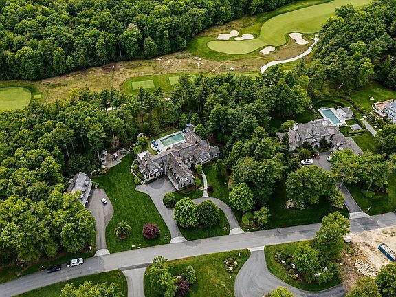 5th image of 9 High Ridge Dr