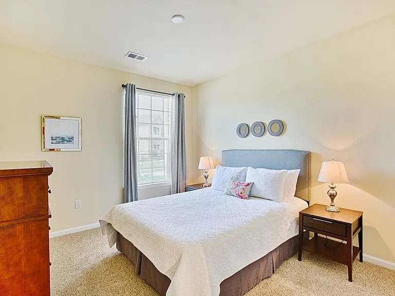 Classic Style Bedroom