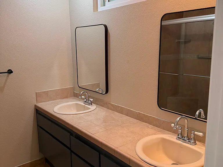 1315 E Flora St — Photo 28