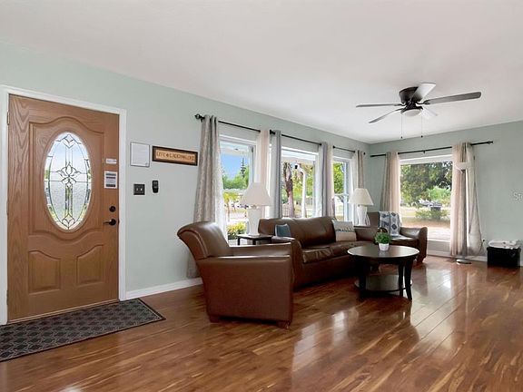 5th image of 305 BAKER AVENUE