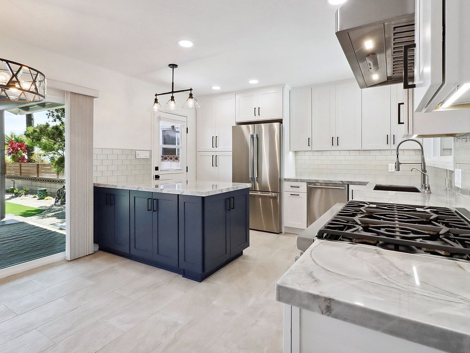 1st image of 717 N Paulina Ave