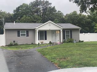 610 Scherger Ave, East Patchogue, NY 11772