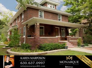 31 S Wright St, Naperville, IL 60540