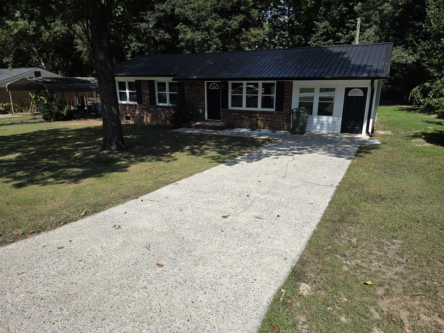 3 bed, 1300 sqft, $1,950 — Photo 1