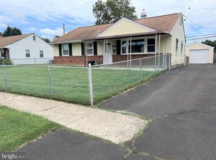 2808 Clifton Dr, Bensalem, PA 19020