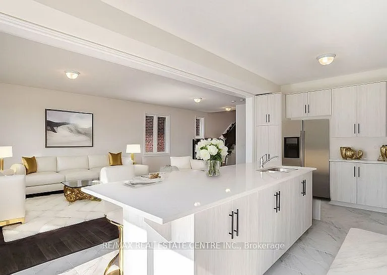 36 Henry Maracle St #UPPER — Photo 7