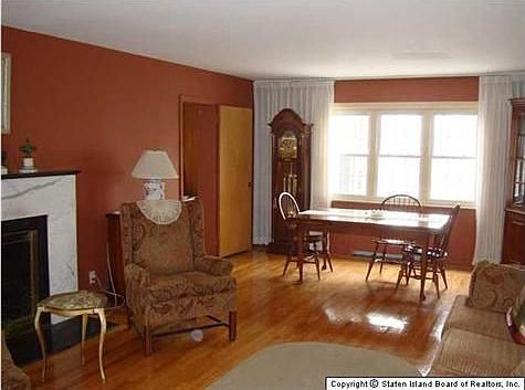 3rd image of 760 Pelton Ave