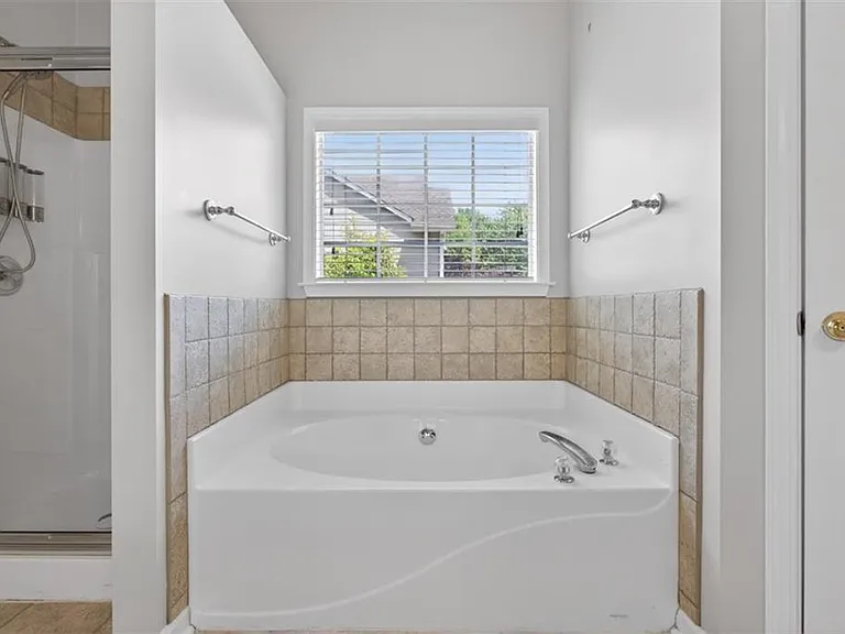 28 Stonehenge Ct — Photo 38
