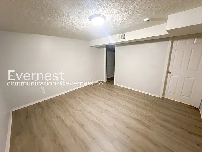 8109 NE 51st St — Photo 13