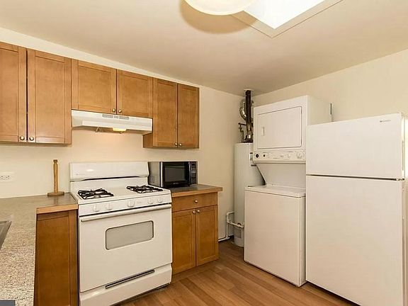 5th image of 918 S Decker Ave