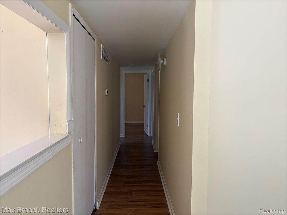 32047 Linderman Ave, photo 5