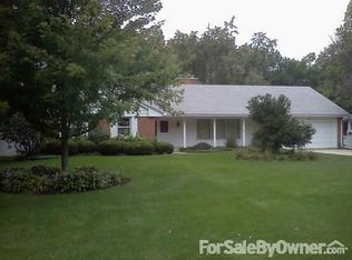 435 N Kingsway Dr, Aurora, IL 60506