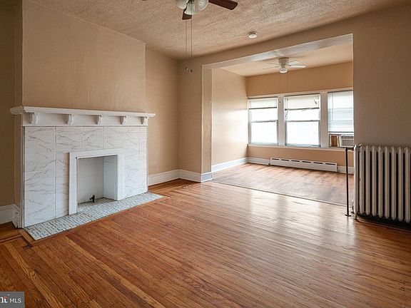 2nd image of 4815 Walnut St