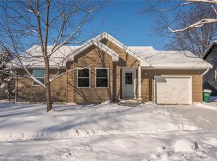 1325 Hardin Dr, Carlisle, IA 50047