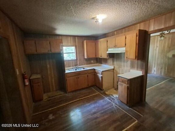 3rd image of 407 Williams Dr