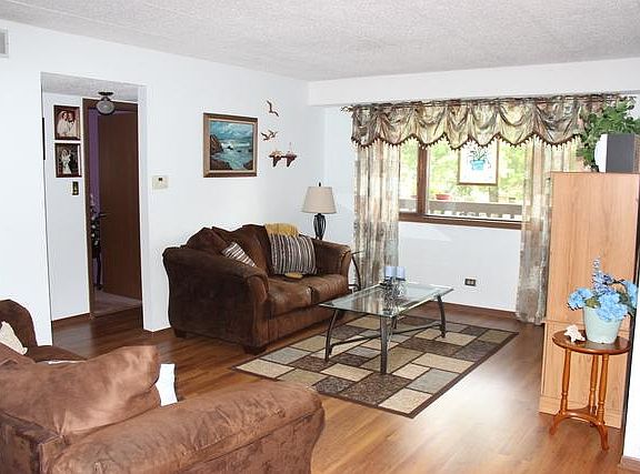 2nd image of 13751 S Lamon Ave APT 206