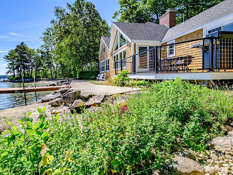 Hawkes Dr — Photo 46