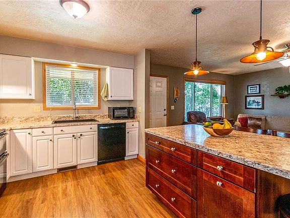 4th image of 3565 Rosebud Dr
