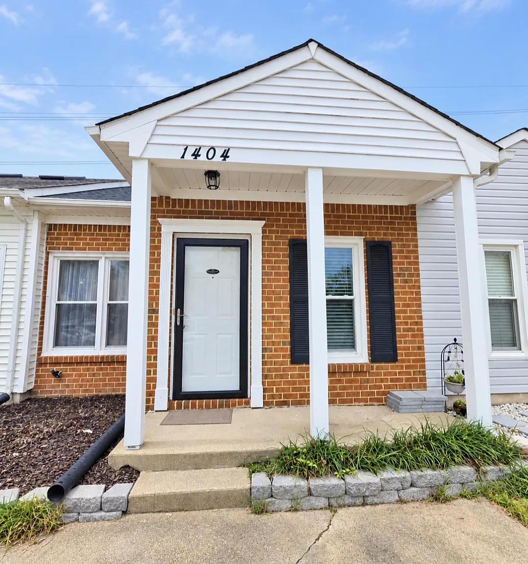 2 bed, 1164 sqft, $1,950 — Photo 1