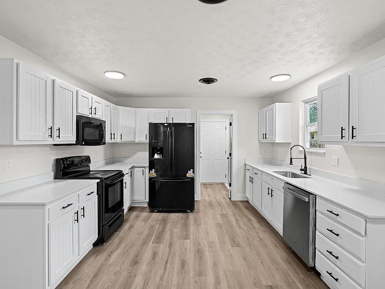 2020 Kildare Ave — Photo 8