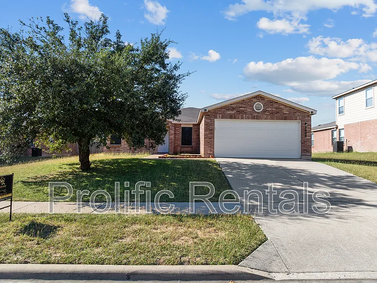 3308 Catalina Dr — Photo 2