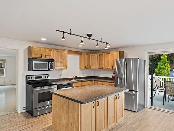 5th image of 1523 1st St